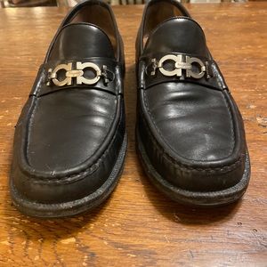 Men’s ferragamo lug sole black loafers. 12D
